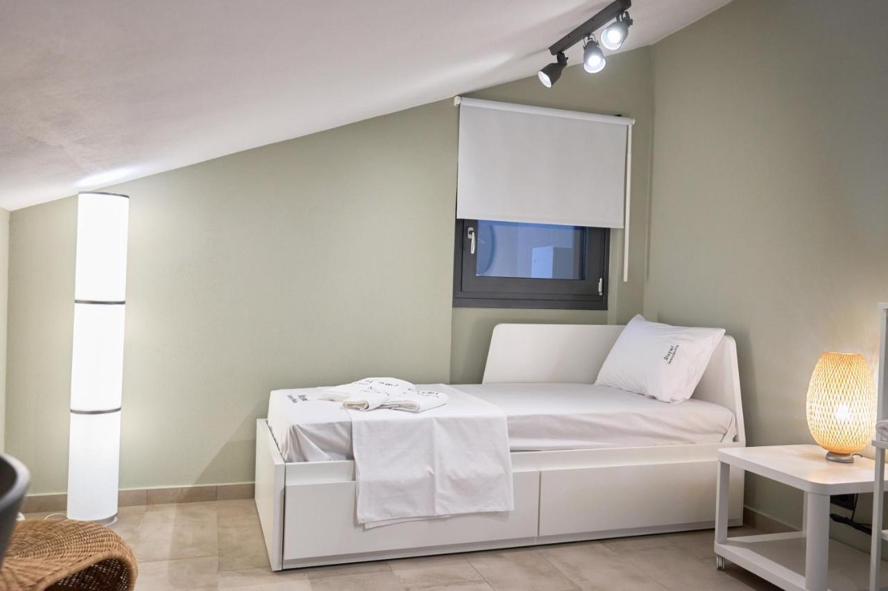 Oisymi Luxury Studios Néa Péramos Dış mekan fotoğraf