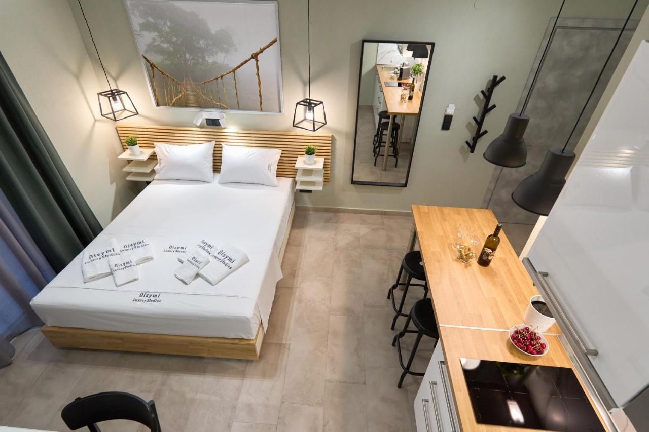 Oisymi Luxury Studios Néa Péramos Dış mekan fotoğraf